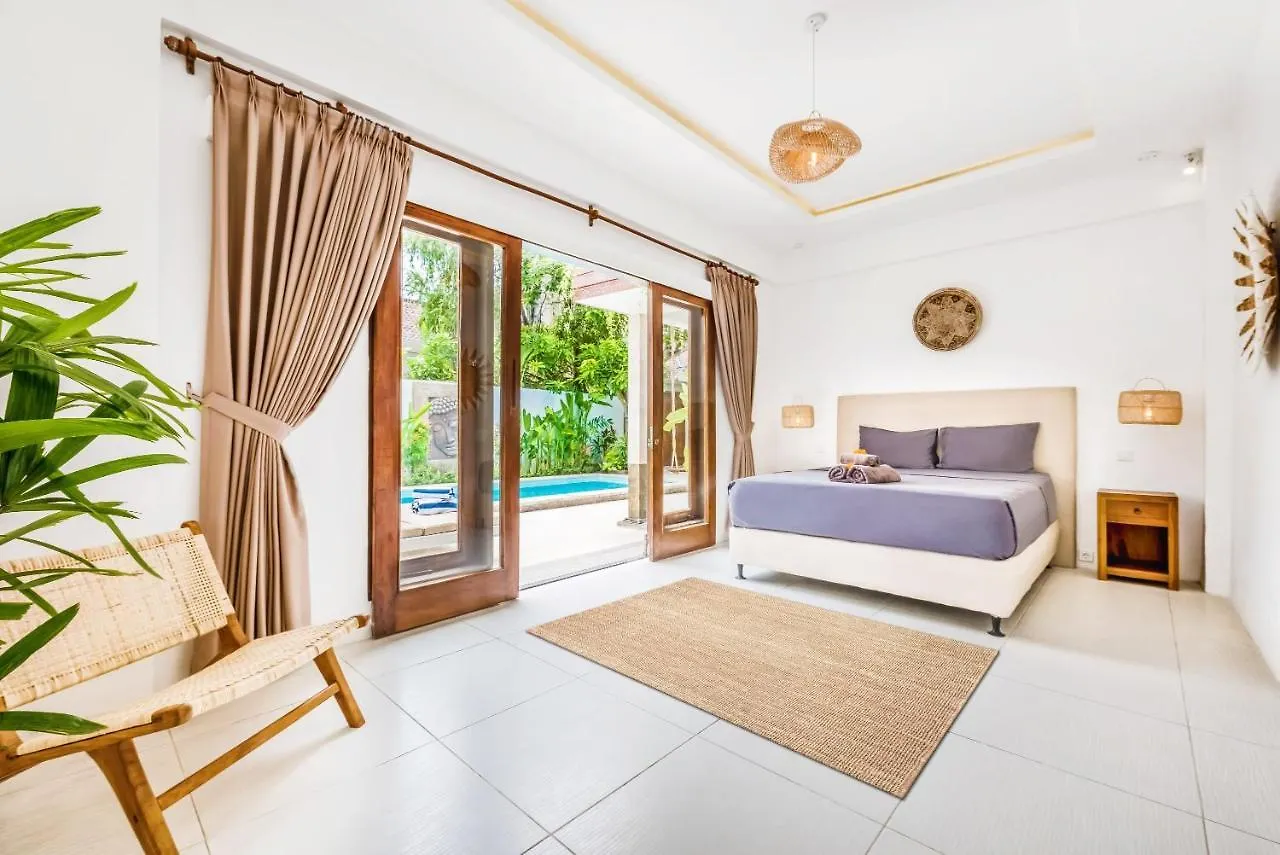 Villa Florence - 3Bdr Luxury Villa, Private Pool, Walk To The Beach Seminyak
