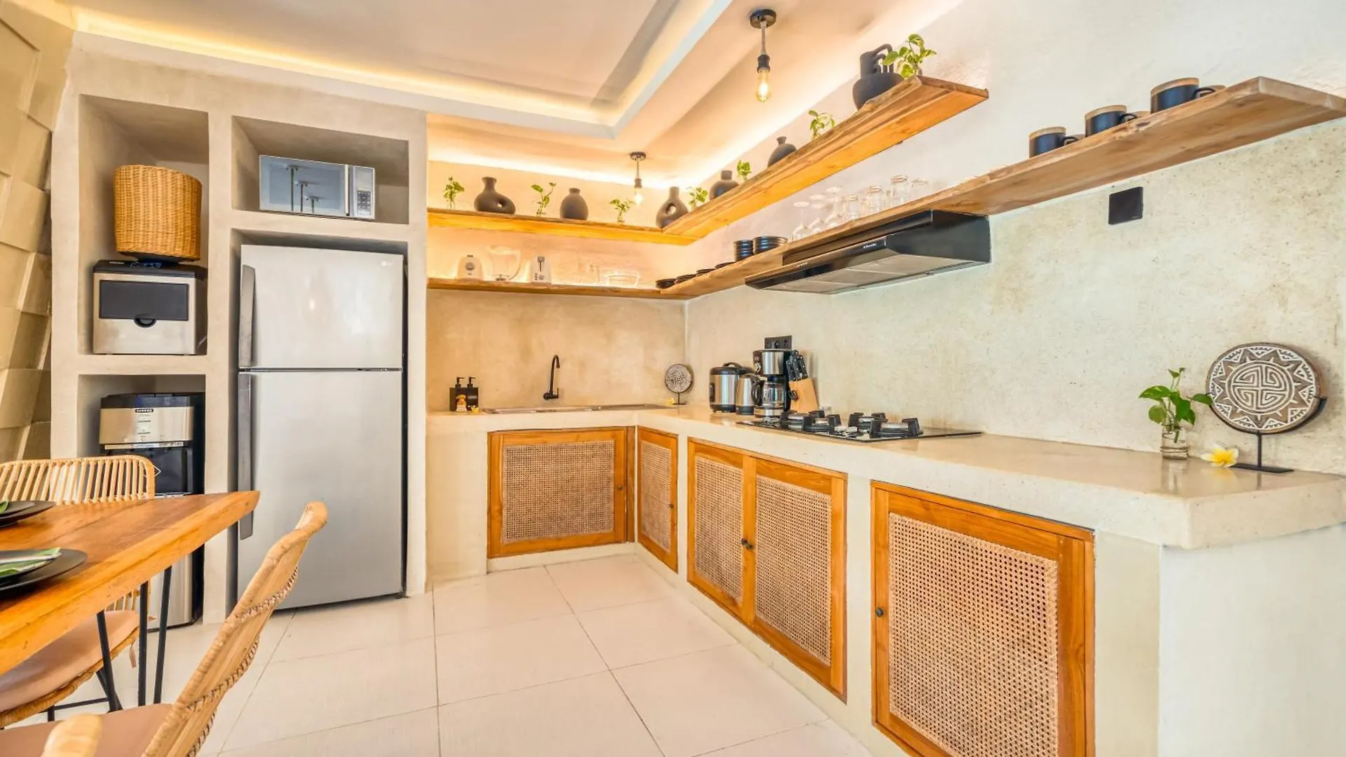 Villa Florence - 3Bdr Luxury Villa, Private Pool, Walk To The Beach Seminyak  Indonesia