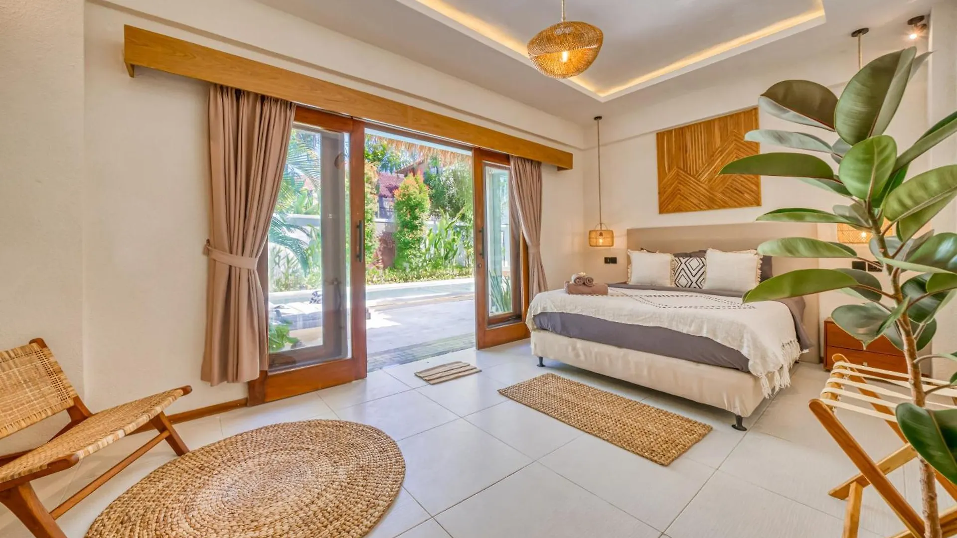 Villa Florence - 3Bdr Luxury Villa, Private Pool, Walk To The Beach Seminyak  Indonesia