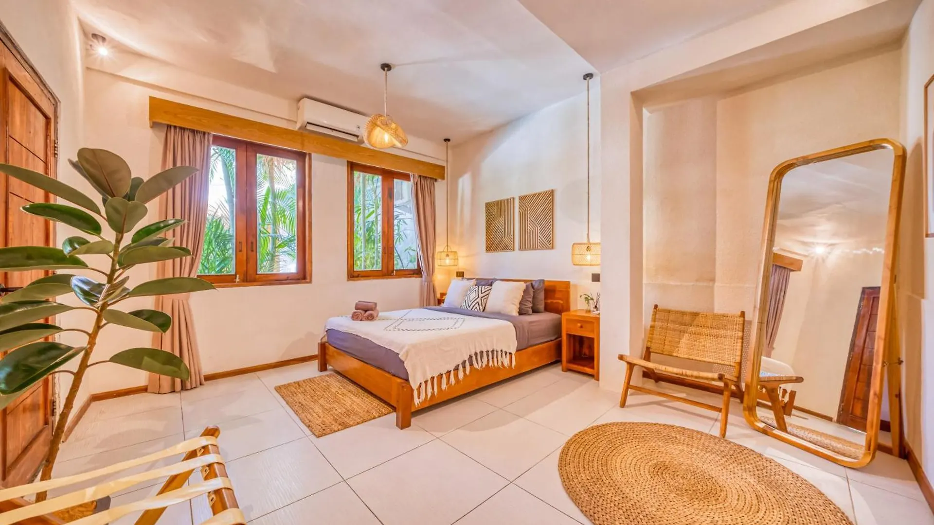 Villa Florence - 3Bdr Luxury Villa, Private Pool, Walk To The Beach Seminyak  Seminyak (Bali)