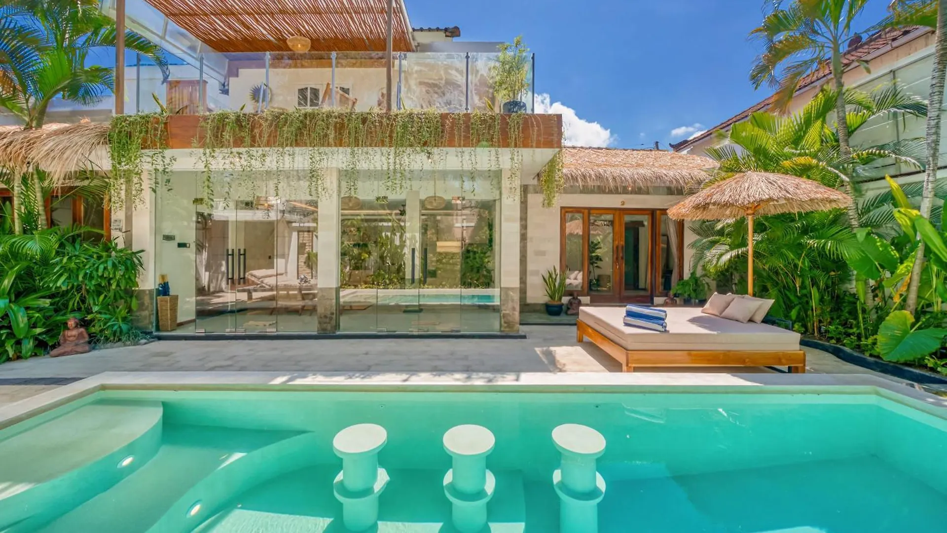 Villa Florence - 3Bdr Luxury Villa, Private Pool, Walk To The Beach Seminyak