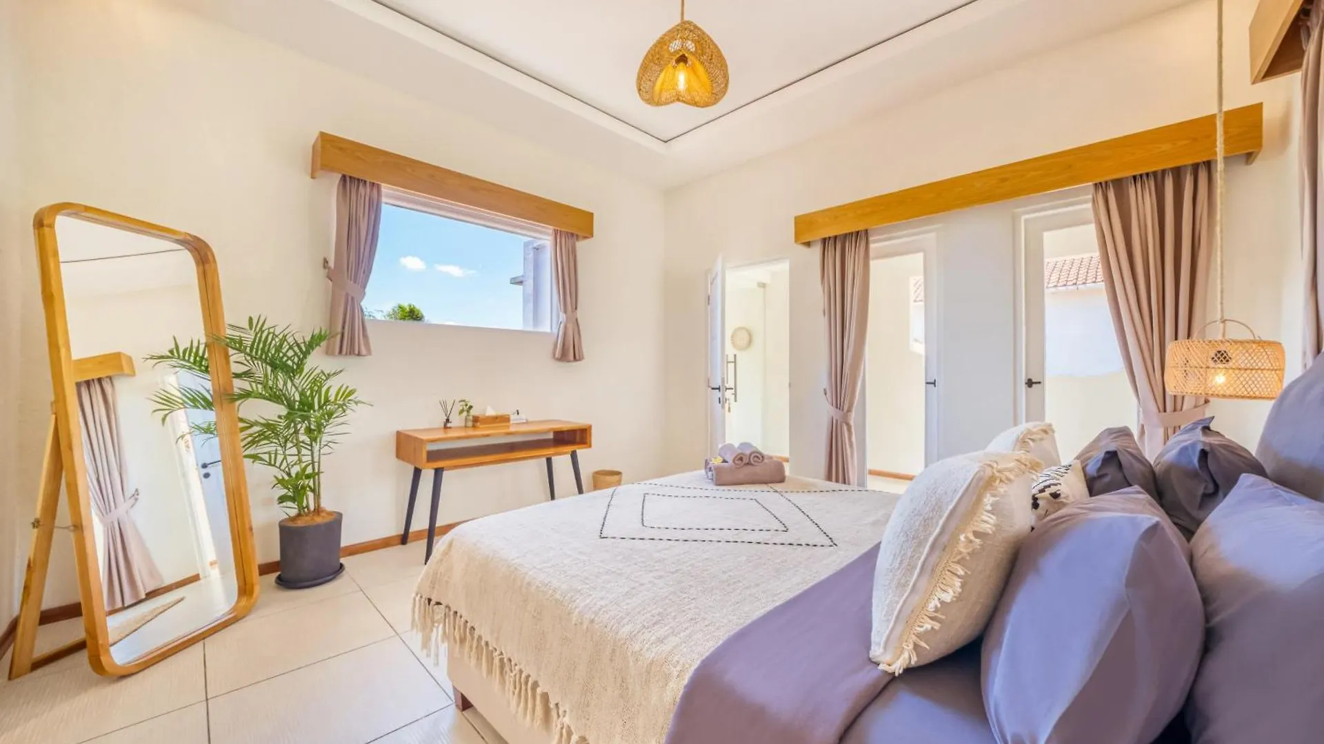 Villa Florence - 3Bdr Luxury Villa, Private Pool, Walk To The Beach Seminyak