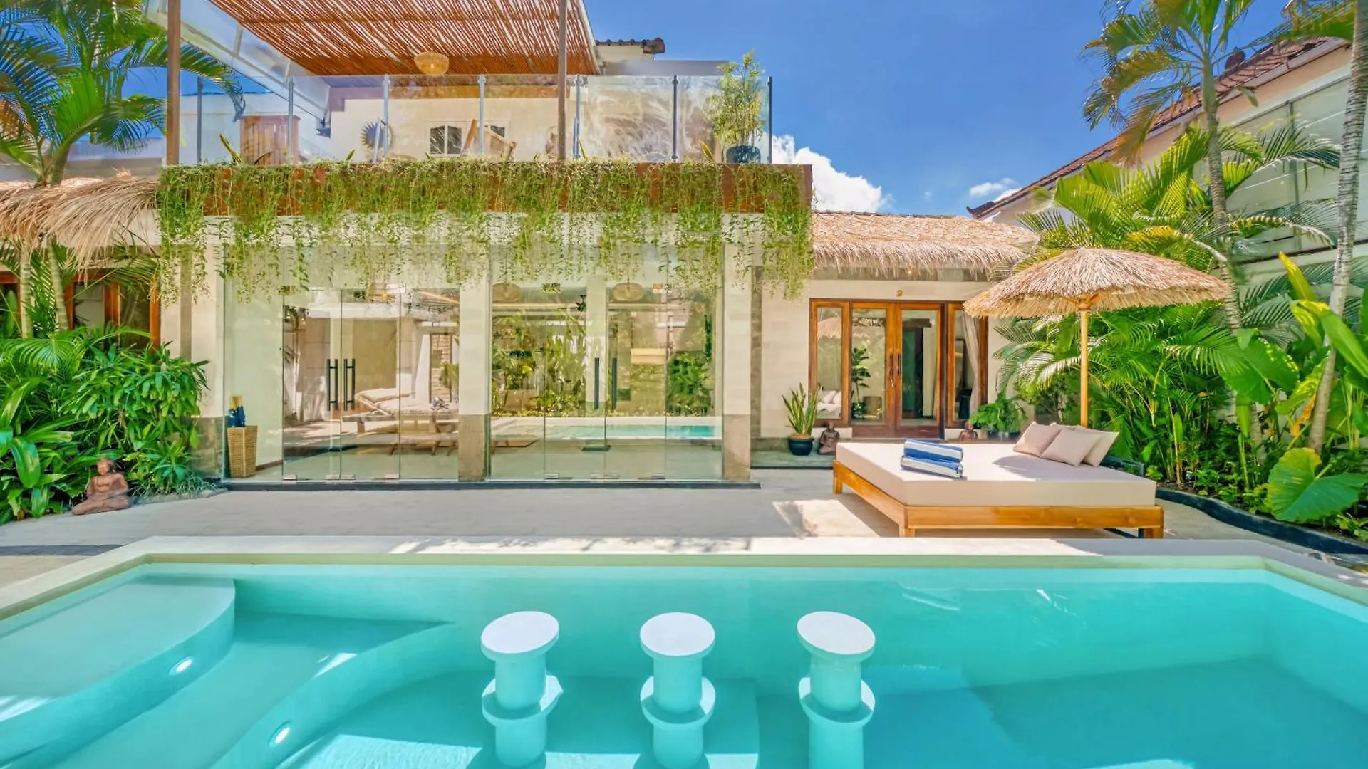 Villa Florence - 3Bdr Luxury Villa, Private Pool, Walk To The Beach Seminyak