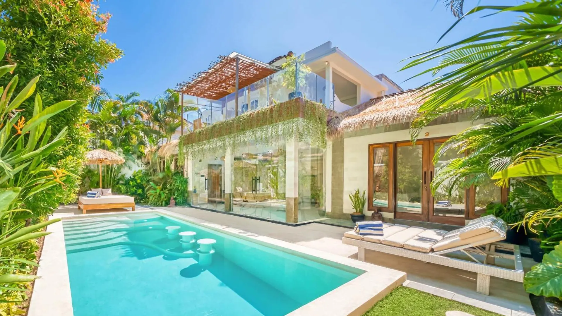 Villa Florence - 3Bdr Luxury Villa, Private Pool, Walk To The Beach Seminyak